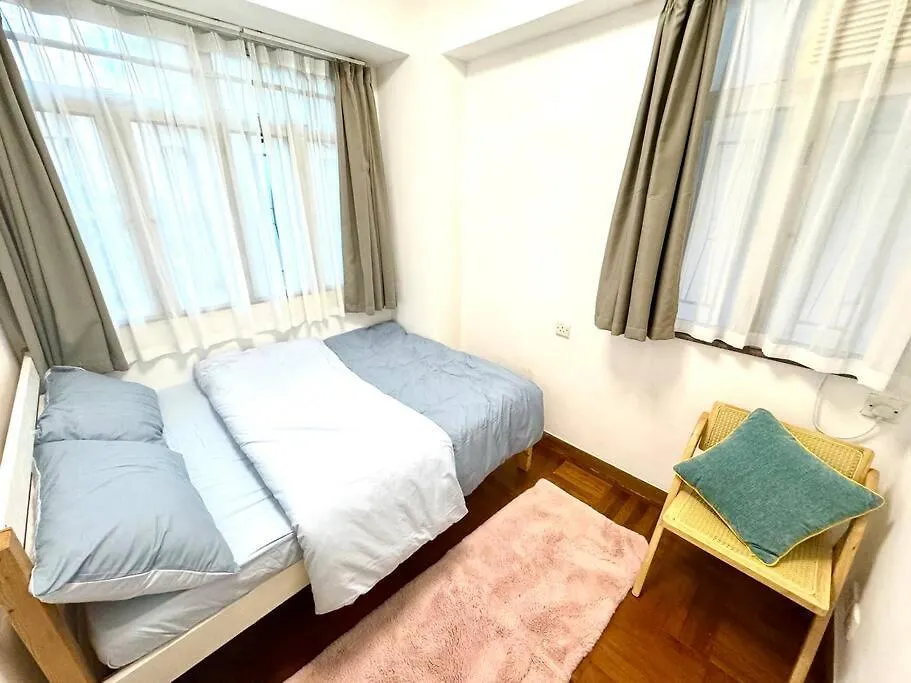 Apartment 亞朵溫馨公寓3房1 廳7-9人 5張床 旺角中心 地鐵口 樓下就是 女人街 波鞋街鬧市打卡景點 Hong Kong China
