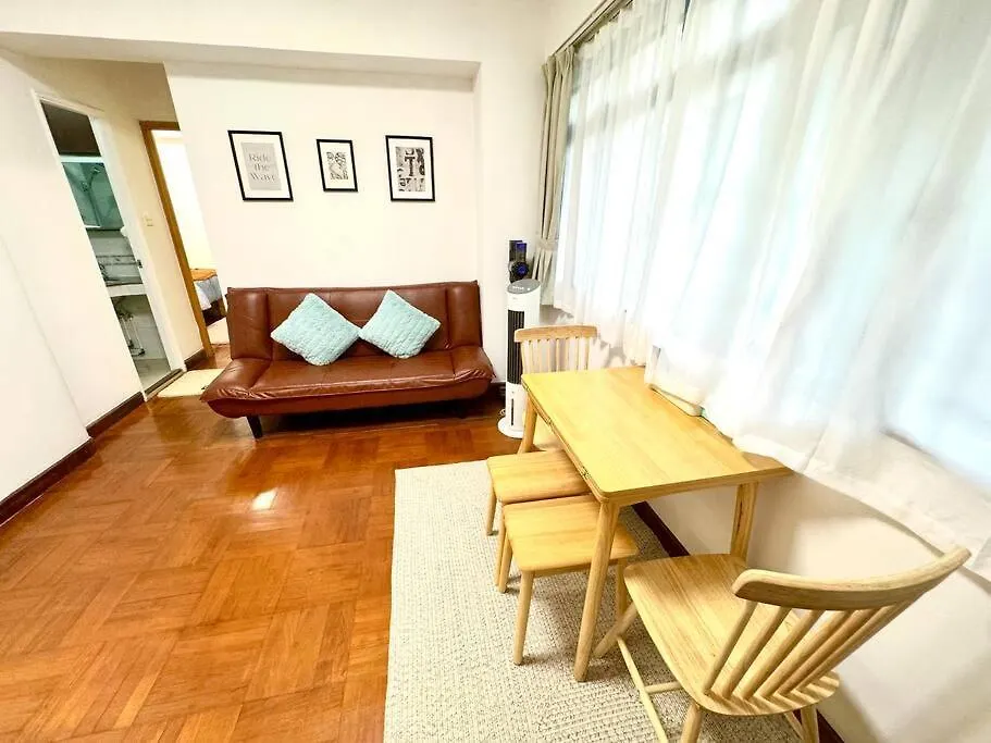 Apartment 亞朵溫馨公寓3房1 廳7-9人 5張床 旺角中心 地鐵口 樓下就是 女人街 波鞋街鬧市打卡景點 Hong Kong