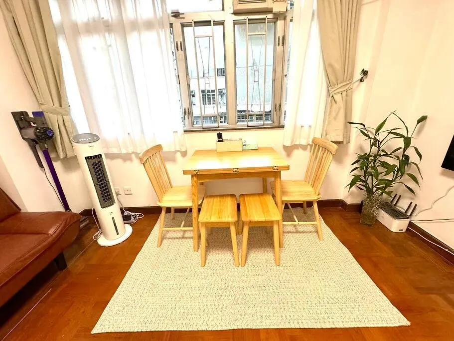 Apartment 亞朵溫馨公寓3房1 廳7-9人 5張床 旺角中心 地鐵口 樓下就是 女人街 波鞋街鬧市打卡景點 Hong Kong