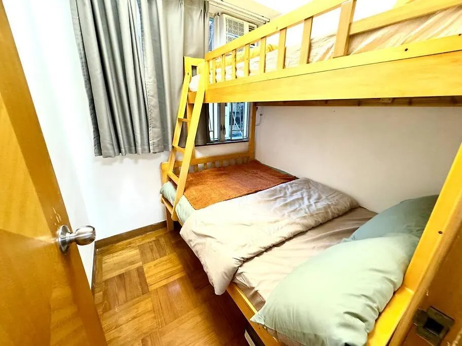 Apartment 亞朵溫馨公寓3房1 廳7-9人 5張床 旺角中心 地鐵口 樓下就是 女人街 波鞋街鬧市打卡景點 Hong Kong China