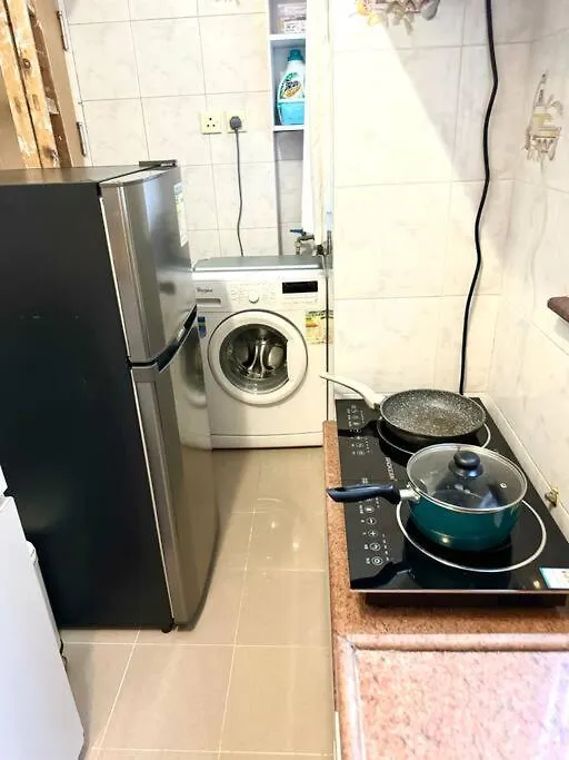 Apartment 亞朵溫馨公寓3房1 廳7-9人 5張床 旺角中心 地鐵口 樓下就是 女人街 波鞋街鬧市打卡景點 Hong Kong China